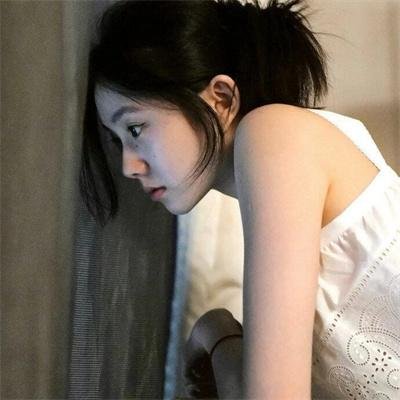 黑影窥窗